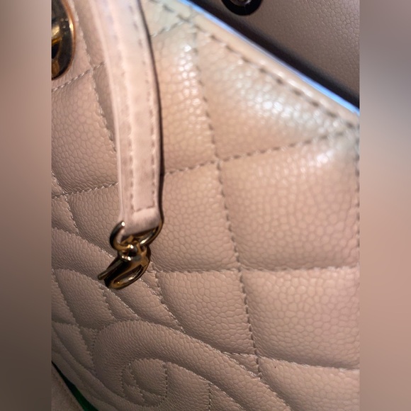 CHANEL Caviar GST (Beige) - Picture 8 of 17